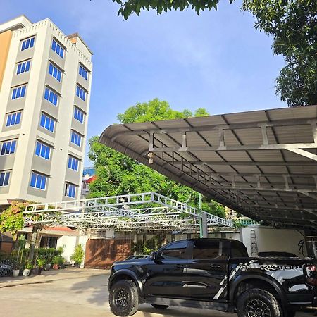 Joli Hotel พนมเปญ ภายนอก รูปภาพ