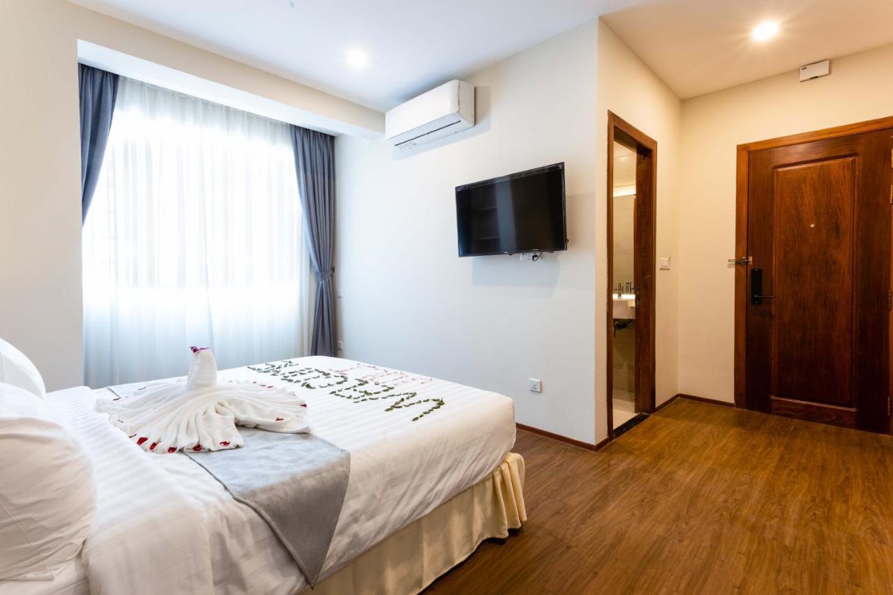 Joli Hotel พนมเปญ ภายนอก รูปภาพ