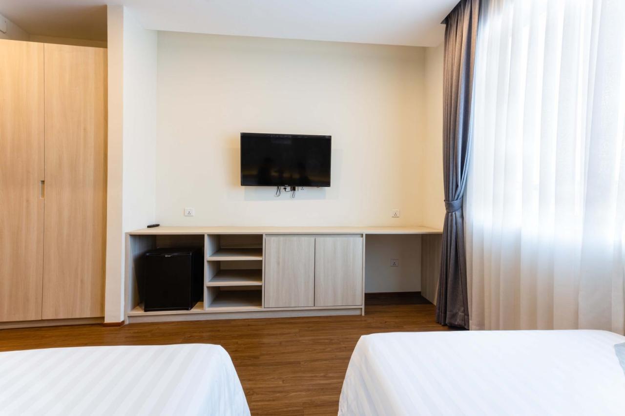 Joli Hotel พนมเปญ ภายนอก รูปภาพ