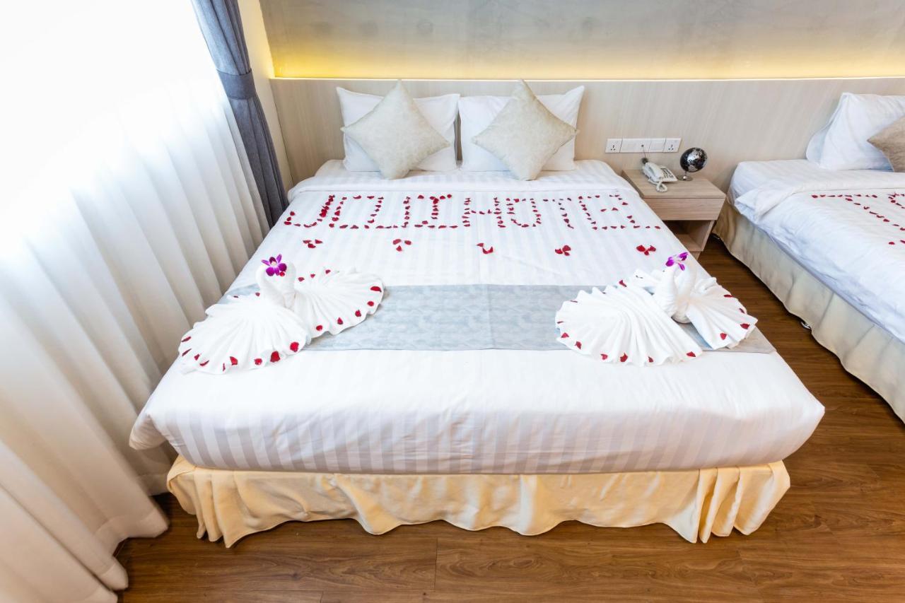 Joli Hotel พนมเปญ ภายนอก รูปภาพ