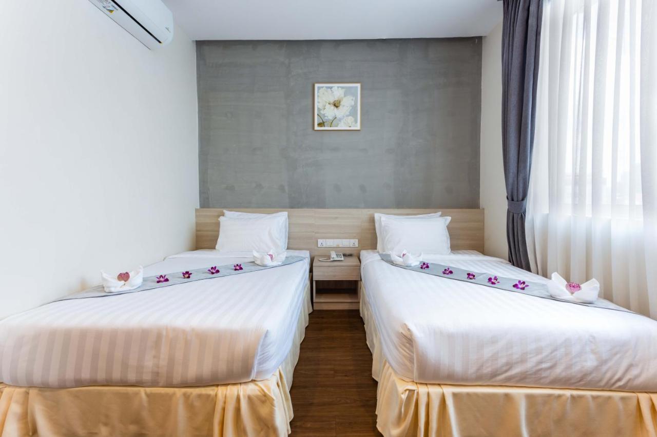 Joli Hotel พนมเปญ ภายนอก รูปภาพ